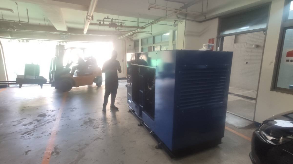 發電機搬運