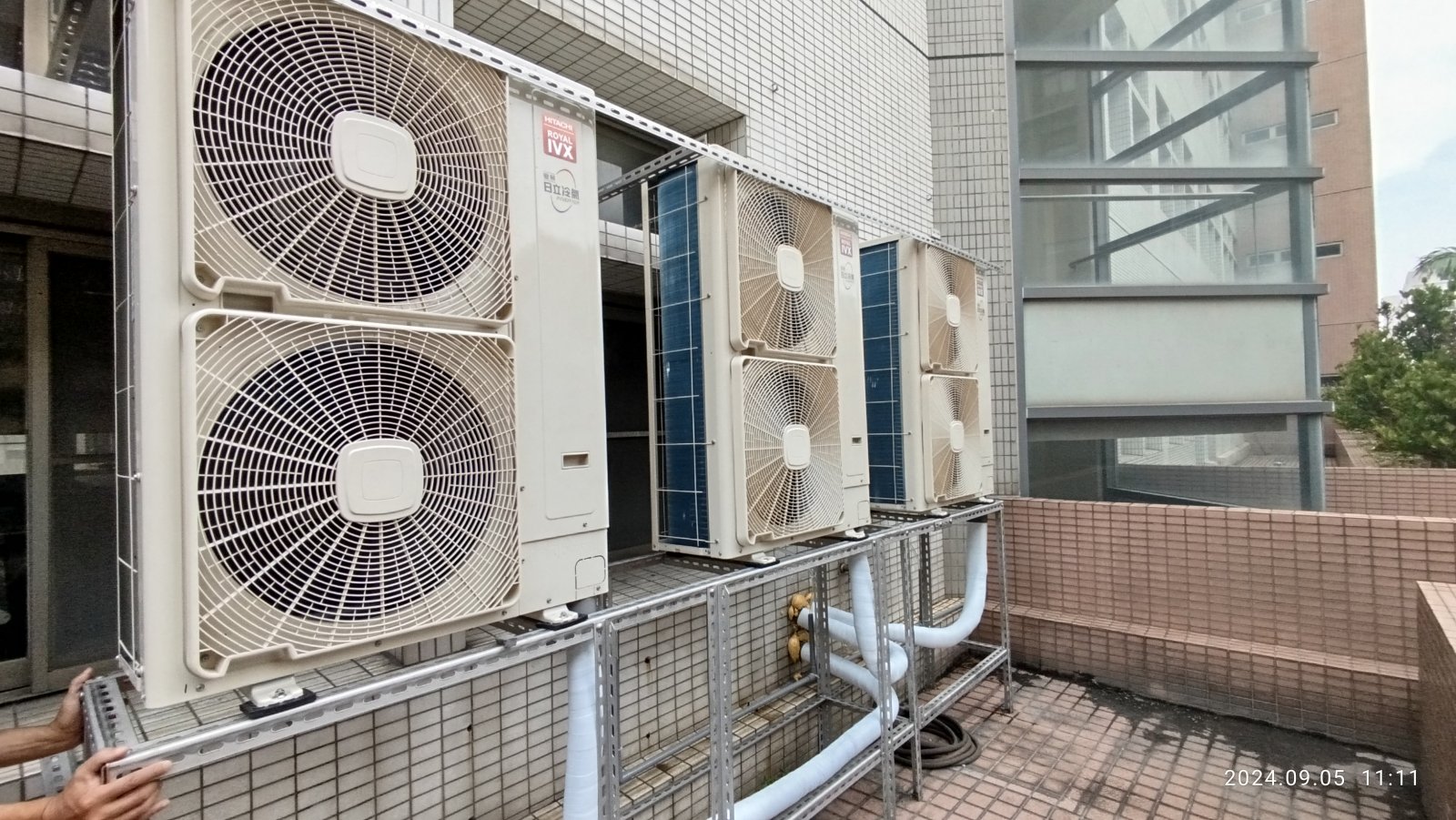 2_空調室外機1